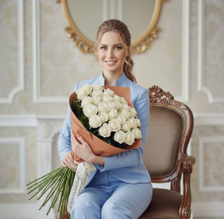 Букет из 25 белых роз Букет из 25 белых роз