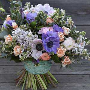 Букет с анемонами "Сказочный вечер"