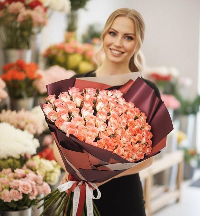 Букет из 101 розы "Императрица" Букет из 101 розы "Императрица"