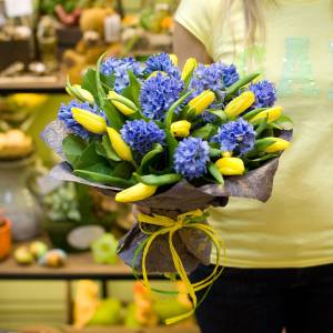 Букет с гиацинтами "Весенний запах"