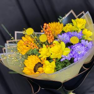 Букет с нарциссами "Сочное лето"